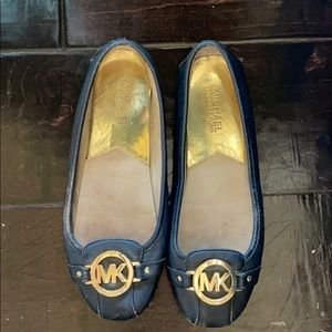 Micheal Kors Navy leather flats